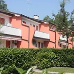 Cozy Flat In A With 2 Pools - Beahost Апартаменти *