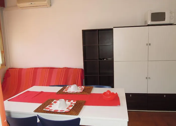 Cozy Flat In A With 2 Pools - Beahost * Бібіоне